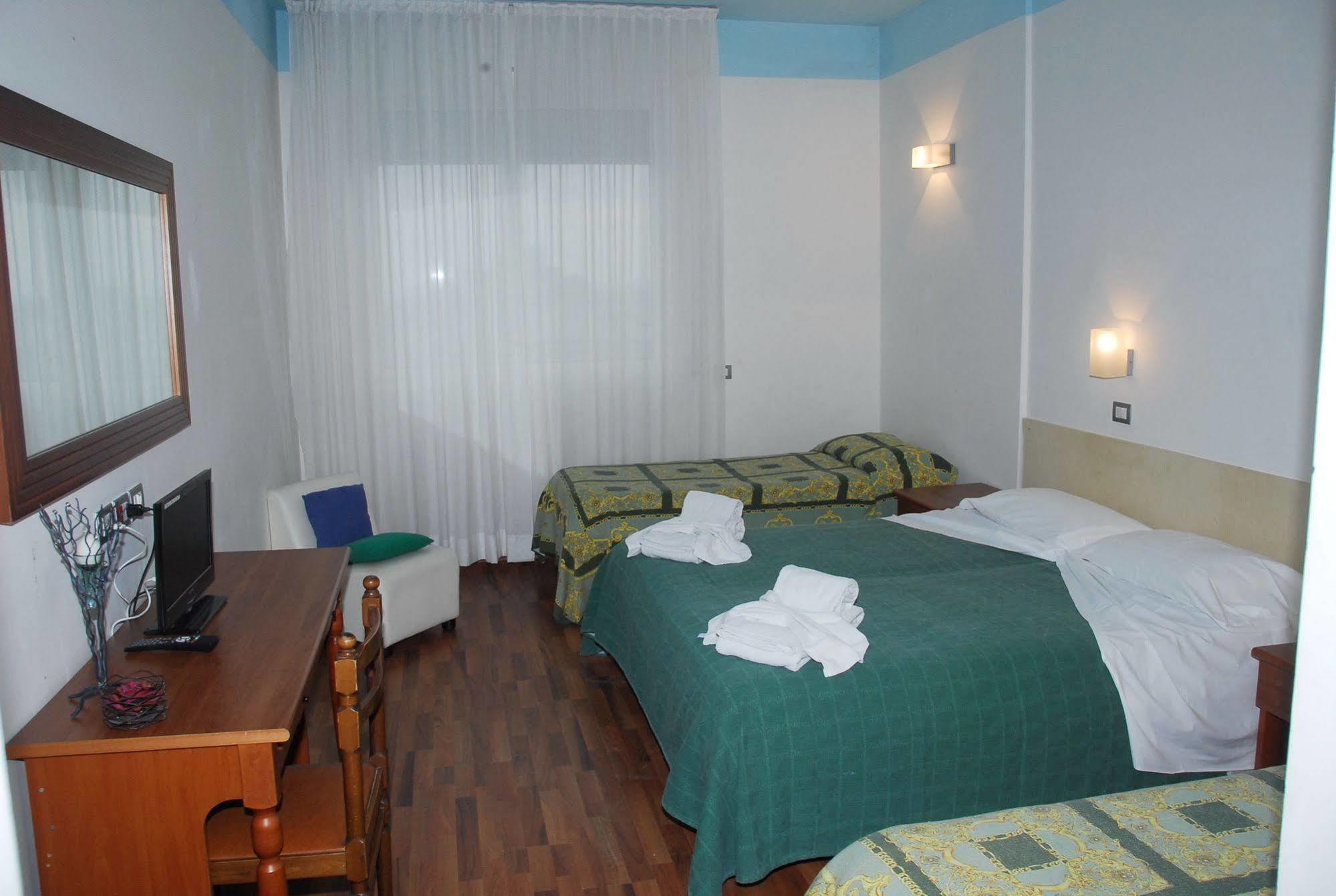 Hotel Golden Rimini Extérieur photo